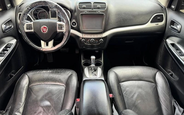 imagem-https://www.socarrao.com.br/sc-vehicle-images-prod/3273987/1786969760154-8166793_1_B_ead86a481b.jpeg