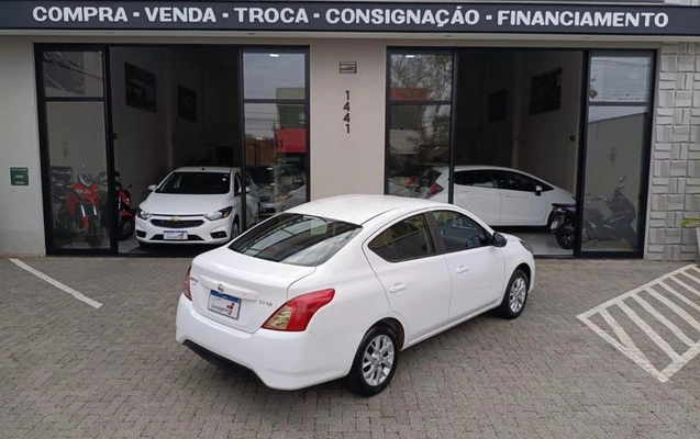 imagem-https://www.socarrao.com.br/sc-vehicle-images-prod/3273992/1789504711744-8319022_6_B_c82e9ff974.jpeg