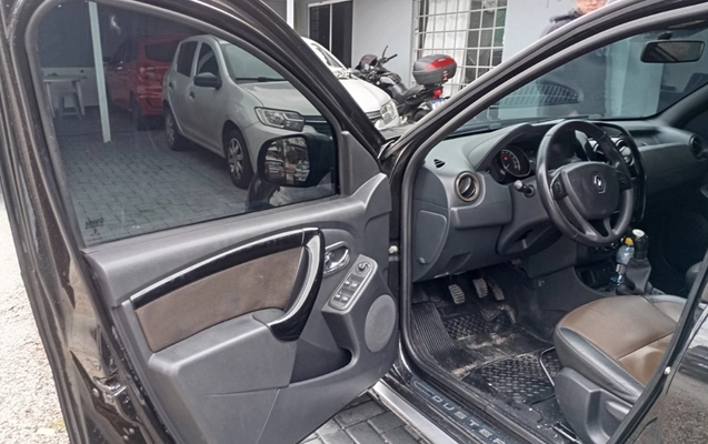 imagem-https://www.socarrao.com.br/sc-vehicle-images-prod/3274477/1786971256042-V2hhdHNBcHAgSW1hZ2UgMjAyNi0wOC0xNyBhdCAwOS40MC4xOCAoMSkuanBlZw.jpeg