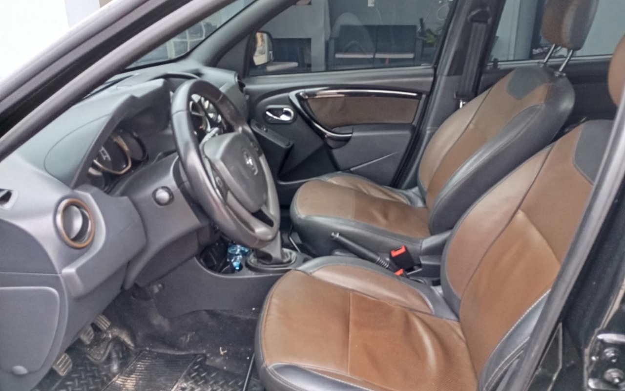 imagem-https://www.socarrao.com.br/sc-vehicle-images-prod/3274477/1786971256193-V2hhdHNBcHAgSW1hZ2UgMjAyNi0wOC0xNyBhdCAwOS40MC4xOCAoMikuanBlZw.jpeg