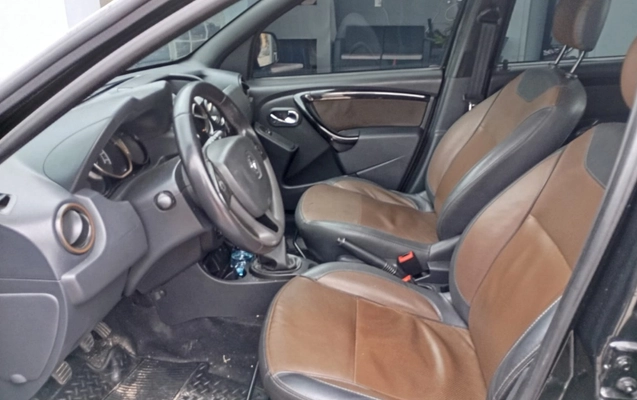 imagem-https://www.socarrao.com.br/sc-vehicle-images-prod/3274477/1786971256193-V2hhdHNBcHAgSW1hZ2UgMjAyNi0wOC0xNyBhdCAwOS40MC4xOCAoMikuanBlZw.jpeg