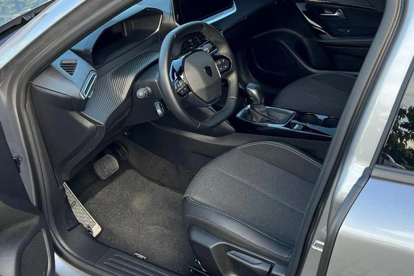 imagem-https://www.socarrao.com.br/sc-vehicle-images-prod/3274592/1787762932200-8379381_3_B_65585318da.jpeg
