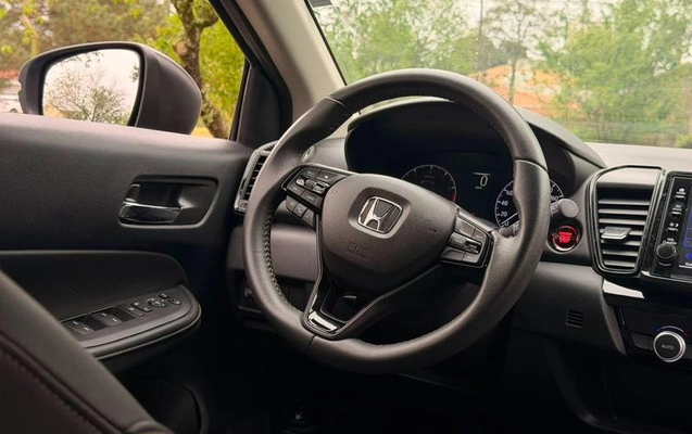 imagem-https://www.socarrao.com.br/sc-vehicle-images-prod/3274720/1786972148846-8363451_6_B_93b6180448.jpeg