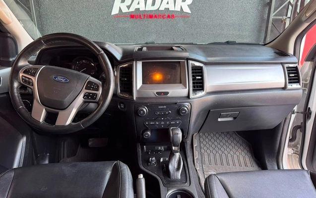 imagem-https://www.socarrao.com.br/sc-vehicle-images-prod/3274885/1786972922711-V2hhdHNBcHAgSW1hZ2UgMjAyNi0wOC0xNyBhdCAxMC4xNi4wMyAoMSkuanBlZw.jpeg