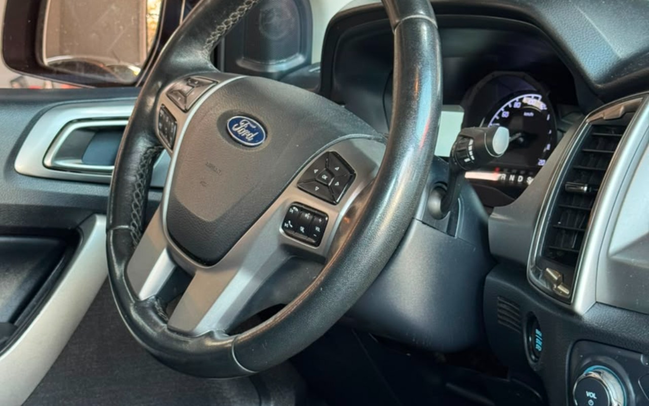 imagem-https://www.socarrao.com.br/sc-vehicle-images-prod/3274885/1786972922772-V2hhdHNBcHAgSW1hZ2UgMjAyNi0wOC0xNyBhdCAxMC4xNi4wNSAoMikuanBlZw.jpeg