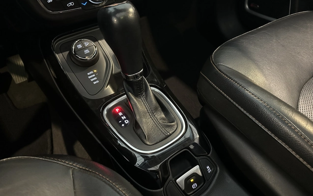 imagem-https://www.socarrao.com.br/sc-vehicle-images-prod/3274924/1789645720086-vehicle_image_1787166684_4268c5796c4e32c2679f62a884d3deef.jpeg