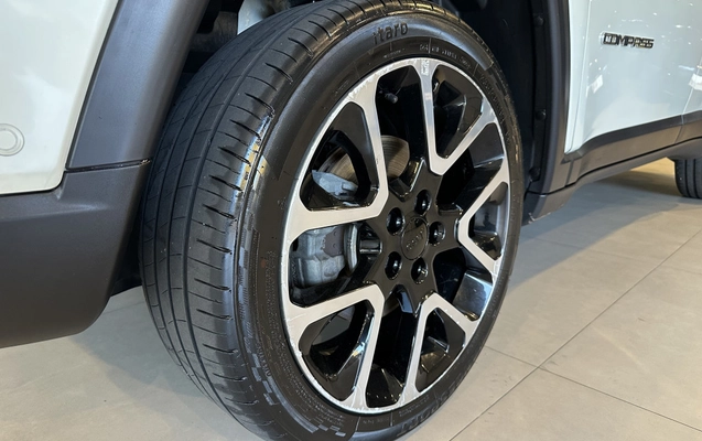 imagem-https://www.socarrao.com.br/sc-vehicle-images-prod/3274924/1789645720093-vehicle_image_1787166671_d70009f827c82723c9d6c6e3669c5032.jpeg