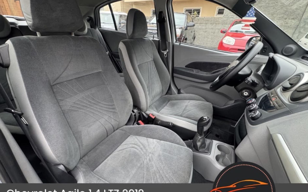 imagem-https://www.socarrao.com.br/sc-vehicle-images-prod/3275001/1786973300767-Ny5qcGVn.jpeg