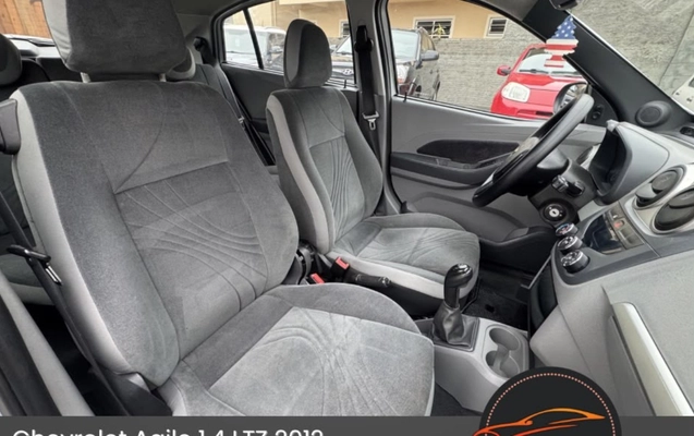imagem-https://www.socarrao.com.br/sc-vehicle-images-prod/3275001/1786973300767-Ny5qcGVn.jpeg