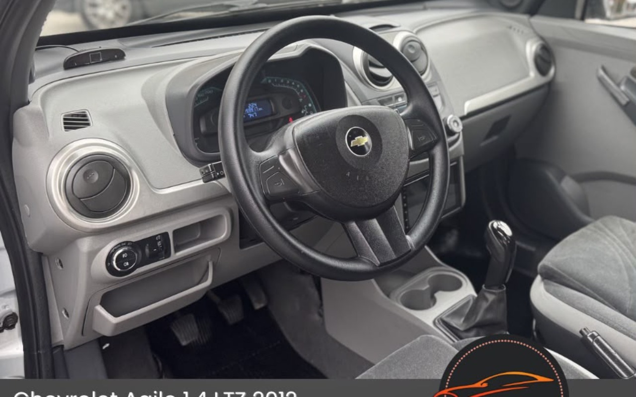 imagem-https://www.socarrao.com.br/sc-vehicle-images-prod/3275001/1786973300882-OS5qcGVn.jpeg