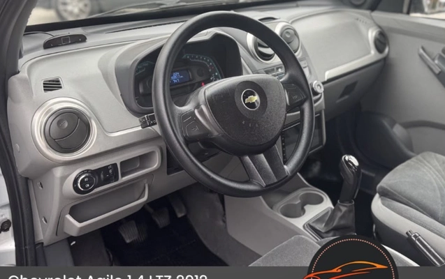 imagem-https://www.socarrao.com.br/sc-vehicle-images-prod/3275001/1786973300882-OS5qcGVn.jpeg