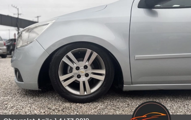 imagem-https://www.socarrao.com.br/sc-vehicle-images-prod/3275001/1786973301169-MTQuanBlZw.jpeg