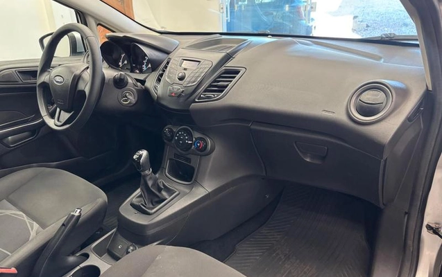 imagem-https://www.socarrao.com.br/sc-vehicle-images-prod/3275382/1787072196119-8290302_13_B_d17b1061e9.jpeg