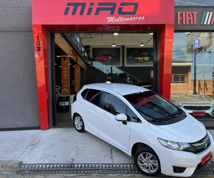 Honda Fit 2015 Branco — foto 1 de 3