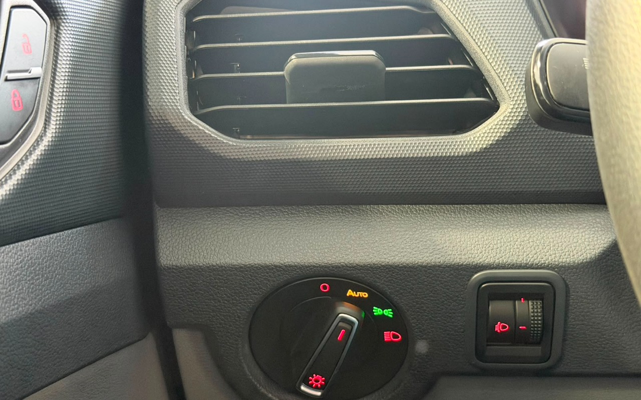 imagem-https://www.socarrao.com.br/sc-vehicle-images-prod/3275410/1786974705614-MTQuanBlZw.jpeg
