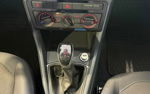 imagem-https://www.socarrao.com.br/sc-vehicle-images-prod/3275410/1786974705778-MTZbLmpwZWc.jpeg