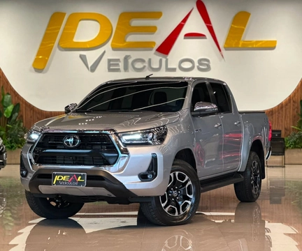 Toyota Hilux 2025 Prata — foto 1 de 3