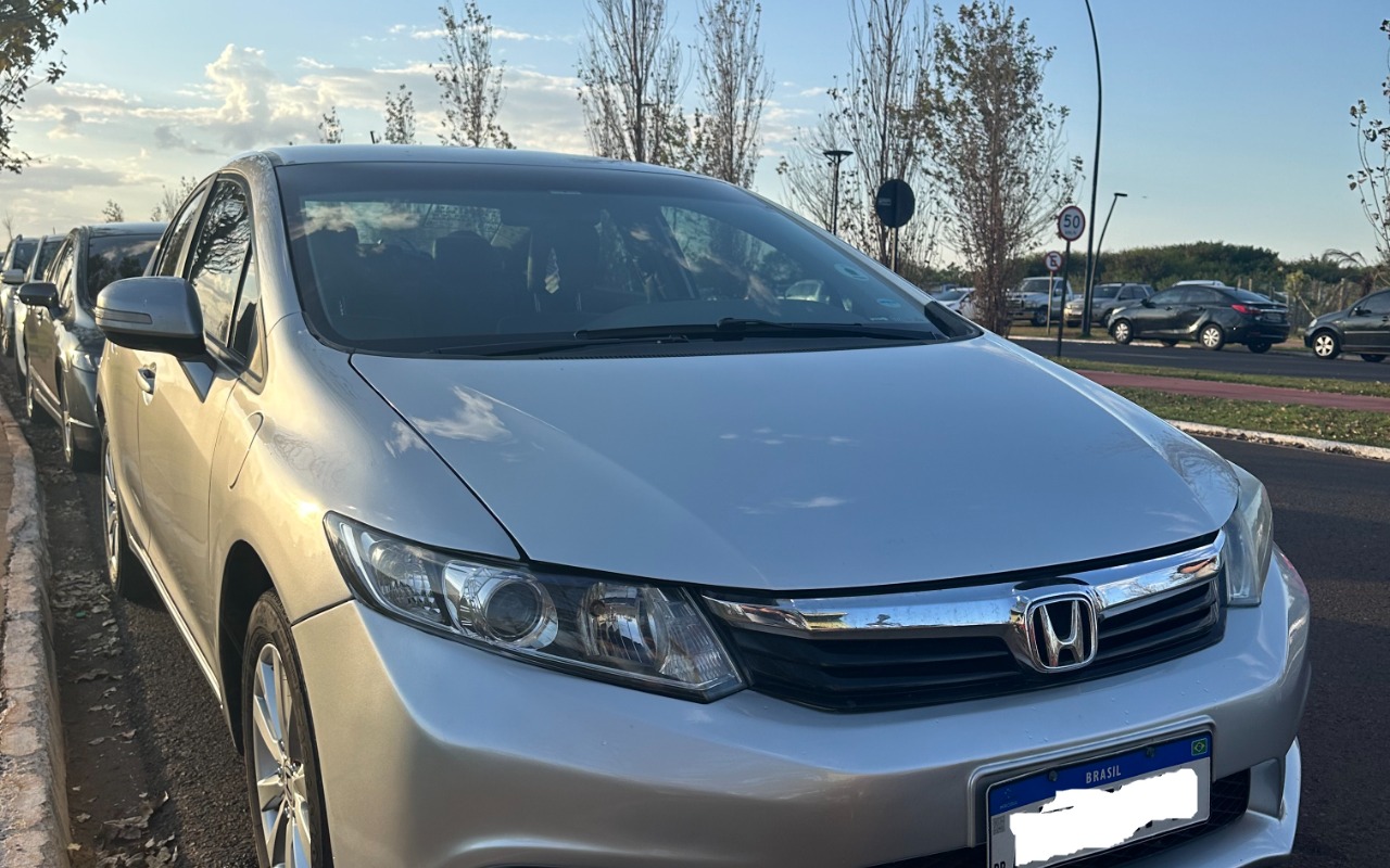 imagem-https://www.socarrao.com.br/sc-vehicle-images-prod/3275677/1787006021557-SU1HXzEwMDcuanBlZw.jpeg