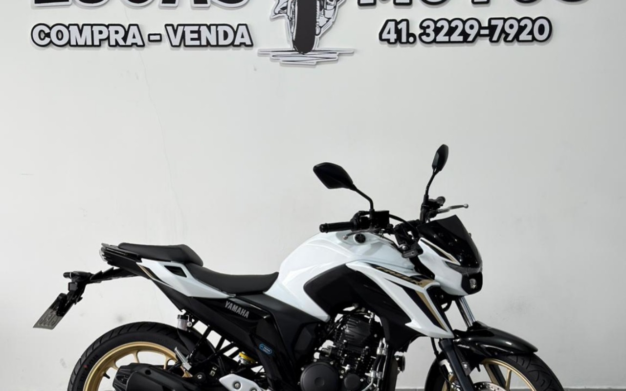 YAMAHA FZ25 250 FAZER CONNECTED 2025 Branco — foto 1 de 3