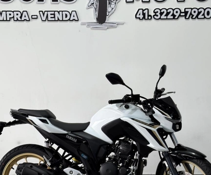YAMAHA FZ25 250 FAZER CONNECTED 2025 Branco — foto 1 de 3