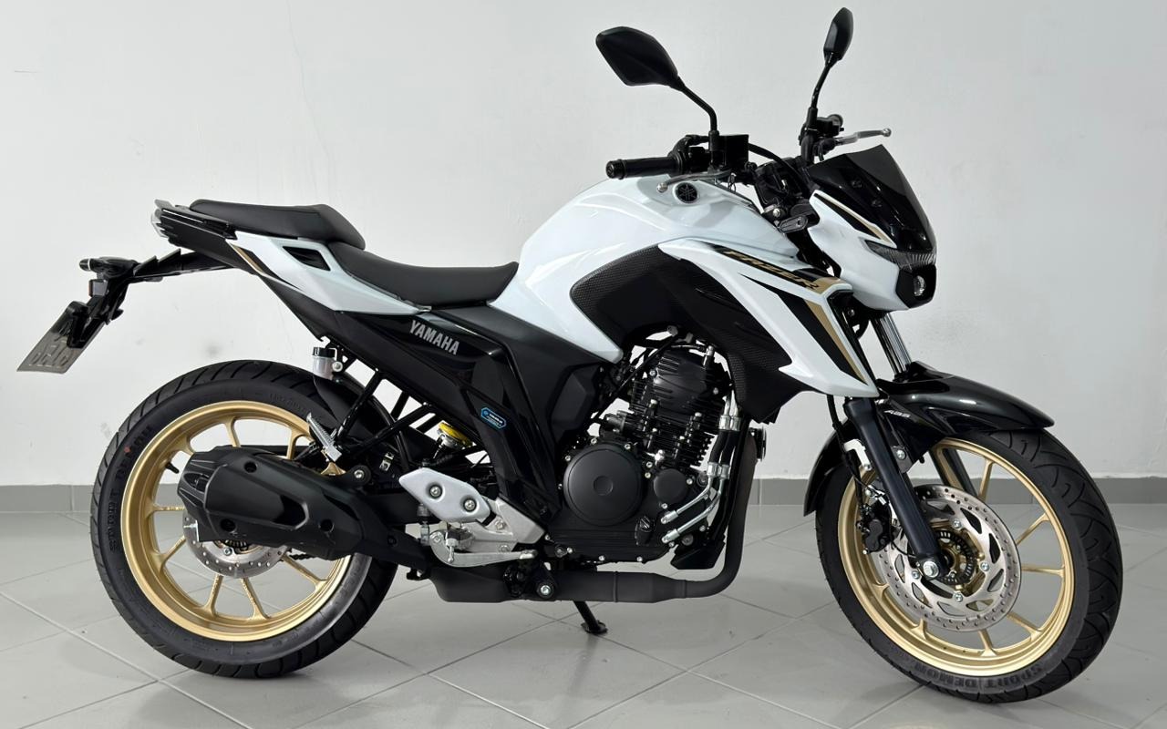imagem-https://www.socarrao.com.br/sc-vehicle-images-prod/3275832/1786976023633-V2hhdHNBcHAgSW1hZ2UgMjAyNS0xMS0xNSBhdCAxNi40Mi4wMi5qcGVn.jpeg