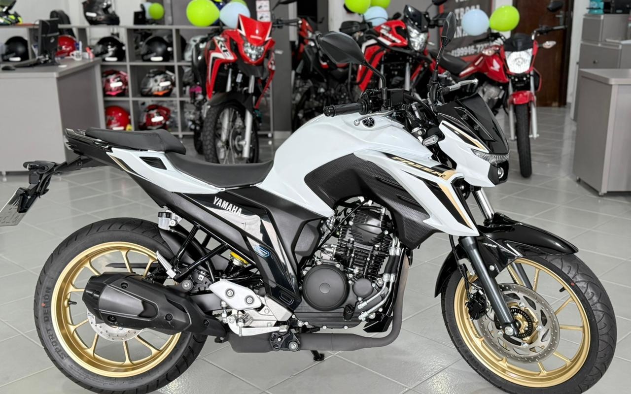 imagem-https://www.socarrao.com.br/sc-vehicle-images-prod/3275832/1786976024552-V2hhdHNBcHAgSW1hZ2UgMjAyNS0xMS0xNSBhdCAxNi40Mi4wNCAoMikuanBlZw.jpeg