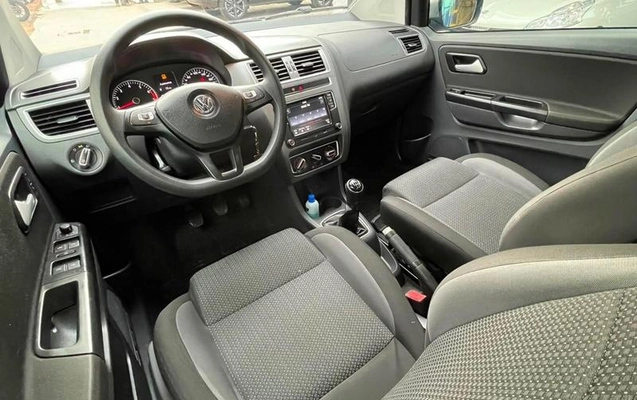 imagem-https://www.socarrao.com.br/sc-vehicle-images-prod/3275875/1788358887026-8348971_11_B_a27f7d8583.jpeg