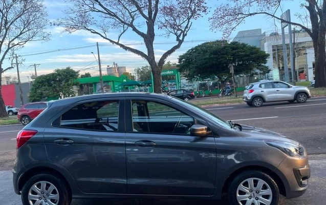 imagem-https://www.socarrao.com.br/sc-vehicle-images-prod/3275988/1788361955900-8325521_7_B_771ea22069.jpeg