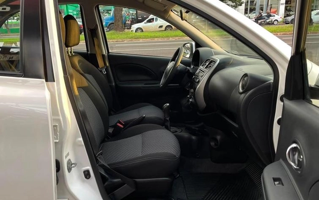 imagem-https://www.socarrao.com.br/sc-vehicle-images-prod/3276128/1788360719222-8346027_17_B_9a93a254e5.jpeg