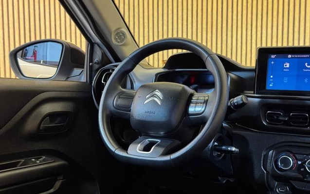 imagem-https://www.socarrao.com.br/sc-vehicle-images-prod/3276164/1787926404265-8376022_13_B_96daa7befd.jpeg
