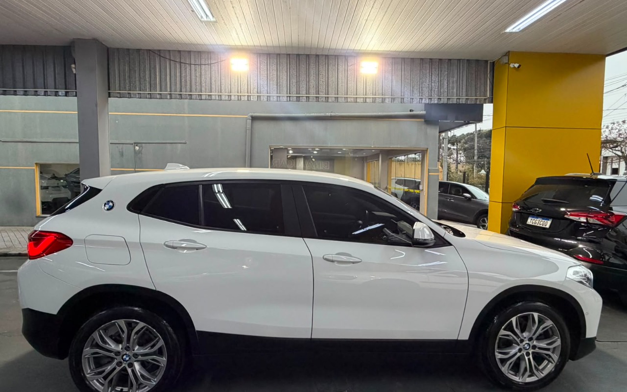 imagem-https://www.socarrao.com.br/sc-vehicle-images-prod/3276181/1786976900433-MjIuanBlZw.jpeg
