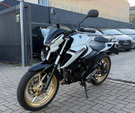 Yamaha FZ25 250 FAZER CONNECTED 2025 Branco — foto 1 de 3