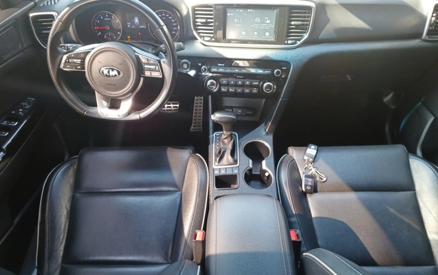 imagem-https://www.socarrao.com.br/sc-vehicle-images-prod/3276346/1787145140847-app-photos-Skjvhk36FdpqiyjGciZmtzXtqwIdkitu.jpg