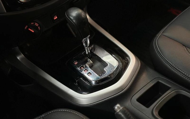 imagem-https://www.socarrao.com.br/sc-vehicle-images-prod/3276487/1789419656192-8031207_15_B_2973990410.jpeg