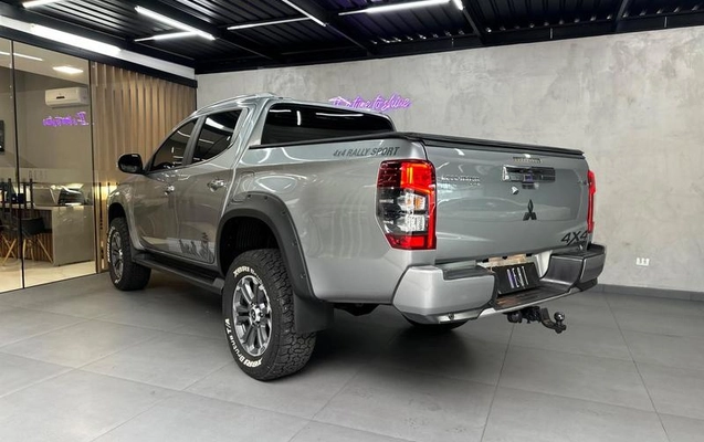 imagem-https://www.socarrao.com.br/sc-vehicle-images-prod/3276569/1789419686554-8369160_5_B_8bec96d211.jpeg