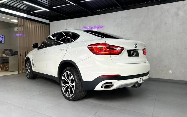 imagem-https://www.socarrao.com.br/sc-vehicle-images-prod/3276571/1789571858934-8323752_6_B_4c3f1d3a80.jpeg