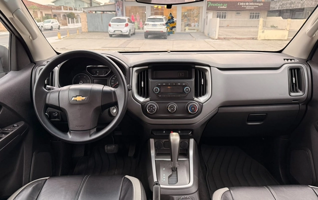 imagem-https://www.socarrao.com.br/sc-vehicle-images-prod/3276666/1787770443322-003_e8552eab2b34d794b3165b427f3f39c2.jpeg