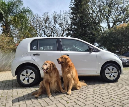 Volkswagen Up! 2017 Branco — foto 1 de 3
