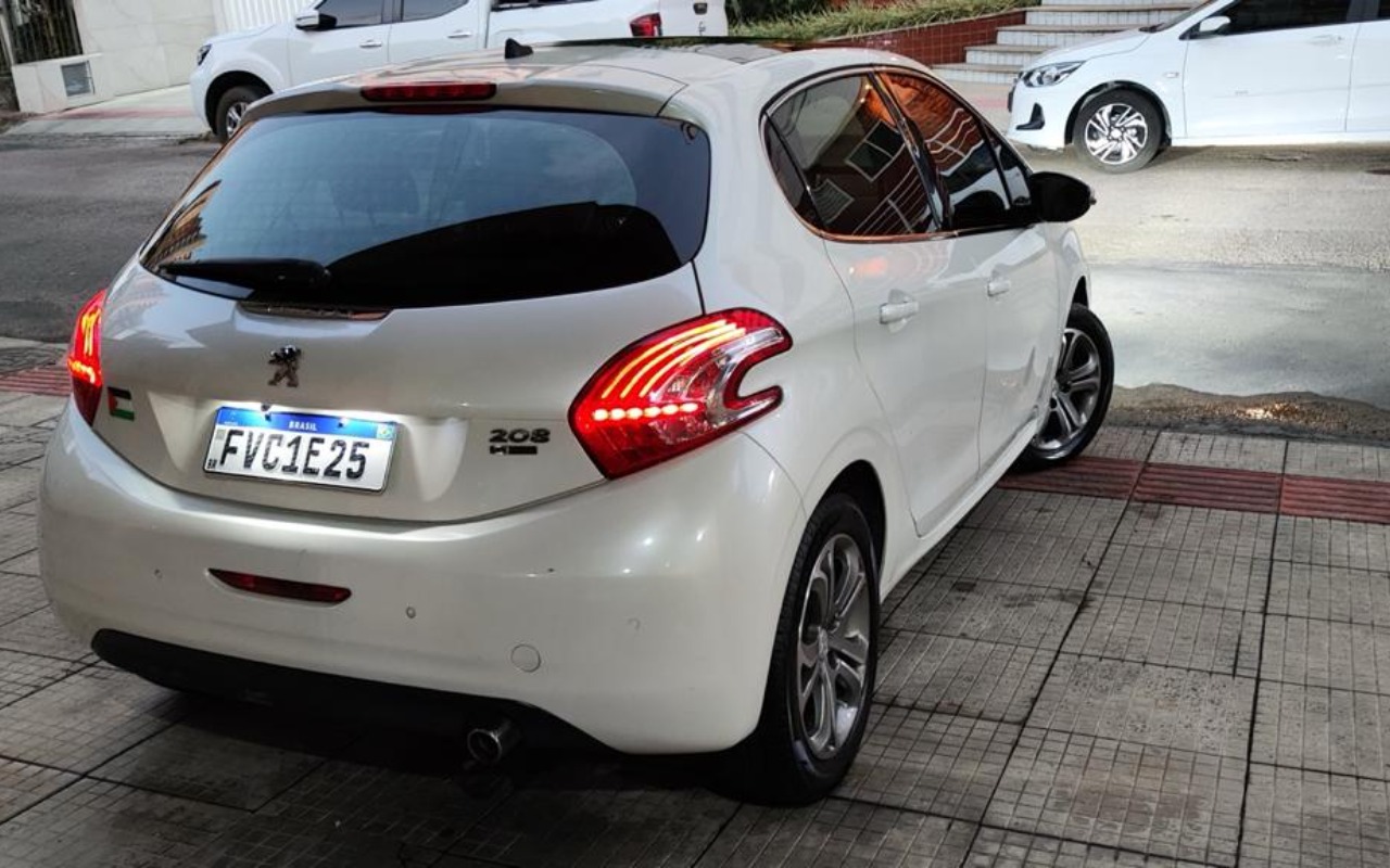imagem-https://www.socarrao.com.br/sc-vehicle-images-prod/3277215/1786981256225-SU1HLTIwMjYwODA5LVdBMDAzMi5qcGc.jpg