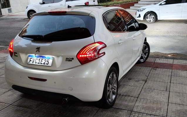 imagem-https://www.socarrao.com.br/sc-vehicle-images-prod/3277215/1786981256225-SU1HLTIwMjYwODA5LVdBMDAzMi5qcGc.jpg