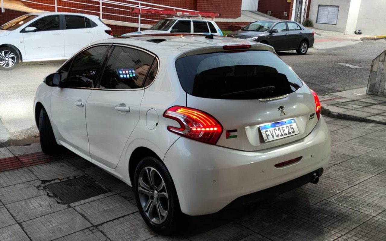 imagem-https://www.socarrao.com.br/sc-vehicle-images-prod/3277215/1786981256794-SU1HLTIwMjYwODA5LVdBMDAyNS5qcGc.jpg