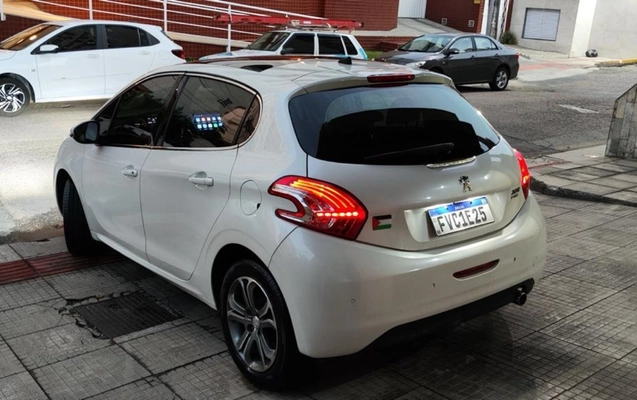 imagem-https://www.socarrao.com.br/sc-vehicle-images-prod/3277215/1786981256794-SU1HLTIwMjYwODA5LVdBMDAyNS5qcGc.jpg