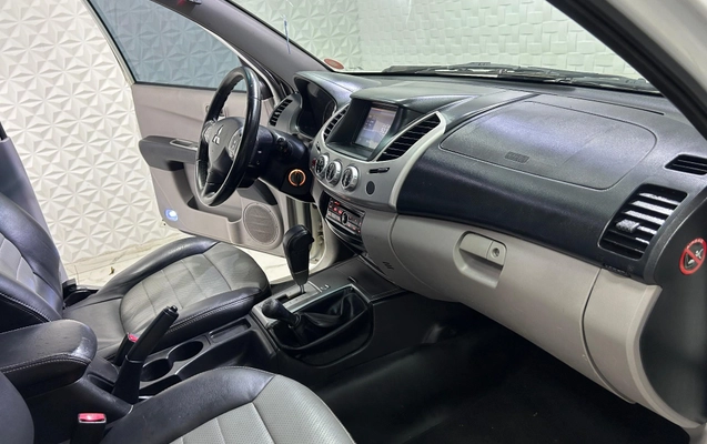 imagem-https://www.socarrao.com.br/sc-vehicle-images-prod/3277732/1786982474499-6adb596f513049b6ac0ab33644754c7b_1766498143370.jpg