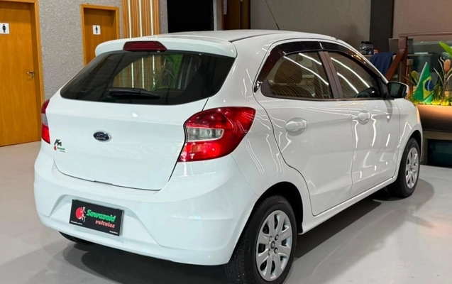 imagem-https://www.socarrao.com.br/sc-vehicle-images-prod/3277752/1786982529123-vehicle_image_1786982500_ab3246050cde6754e0026957d2b1d5c6.jpeg