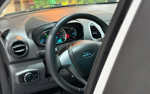 imagem-https://www.socarrao.com.br/sc-vehicle-images-prod/3277752/1786982529130-vehicle_image_1786982517_85ace6b1a5528aebc4e10c90448c294f.jpeg