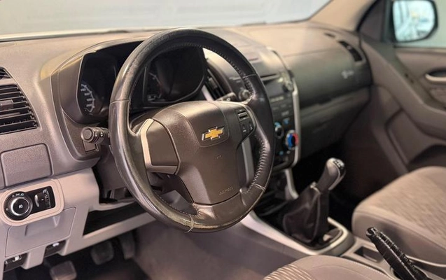 imagem-https://www.socarrao.com.br/sc-vehicle-images-prod/3277985/1787170268656-8345116_9_B_83f5bd6def.jpeg