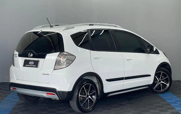 imagem-https://www.socarrao.com.br/sc-vehicle-images-prod/3278515/1786984835248-7872403_0_B_43acfb2540.jpeg