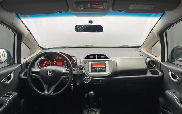 imagem-https://www.socarrao.com.br/sc-vehicle-images-prod/3278515/1786984835249-7872403_3_B_e3562f0a38.jpeg