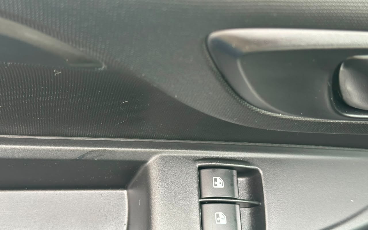 imagem-https://www.socarrao.com.br/sc-vehicle-images-prod/3279820/1786988647725-V2hhdHNBcHAgSW1hZ2UgMjAyNi0wOC0xMiBhdCAxNi4yNC4zNi5qcGVn.jpeg