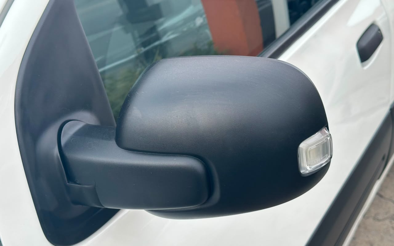 imagem-https://www.socarrao.com.br/sc-vehicle-images-prod/3279820/1786988647780-V2hhdHNBcHAgSW1hZ2UgMjAyNi0wOC0xMiBhdCAxNi4yNC4zNC5qcGVn.jpeg